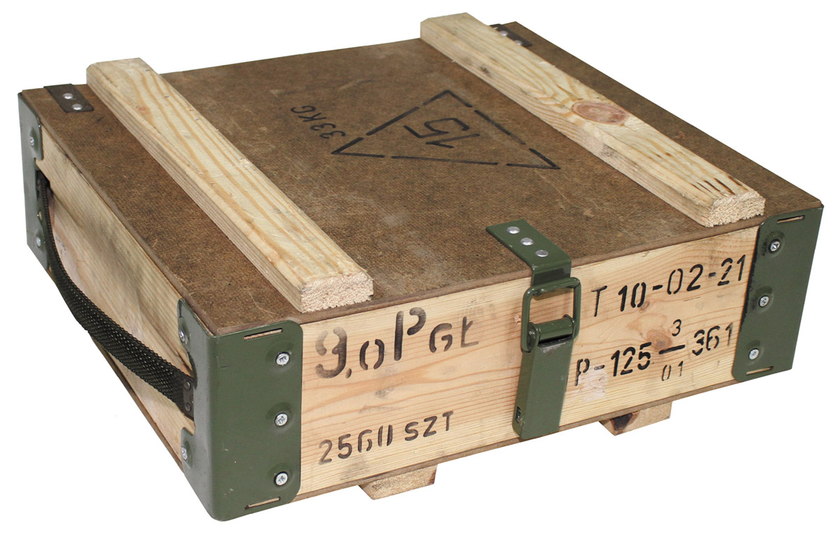 Pol. Holzkiste, gebr. Metallbeschläge