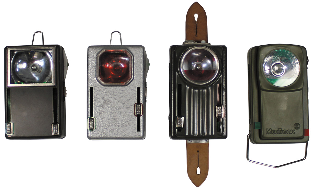 Pol. Taschenlampe, 3 Farben, Metallgehäuse, neuw.