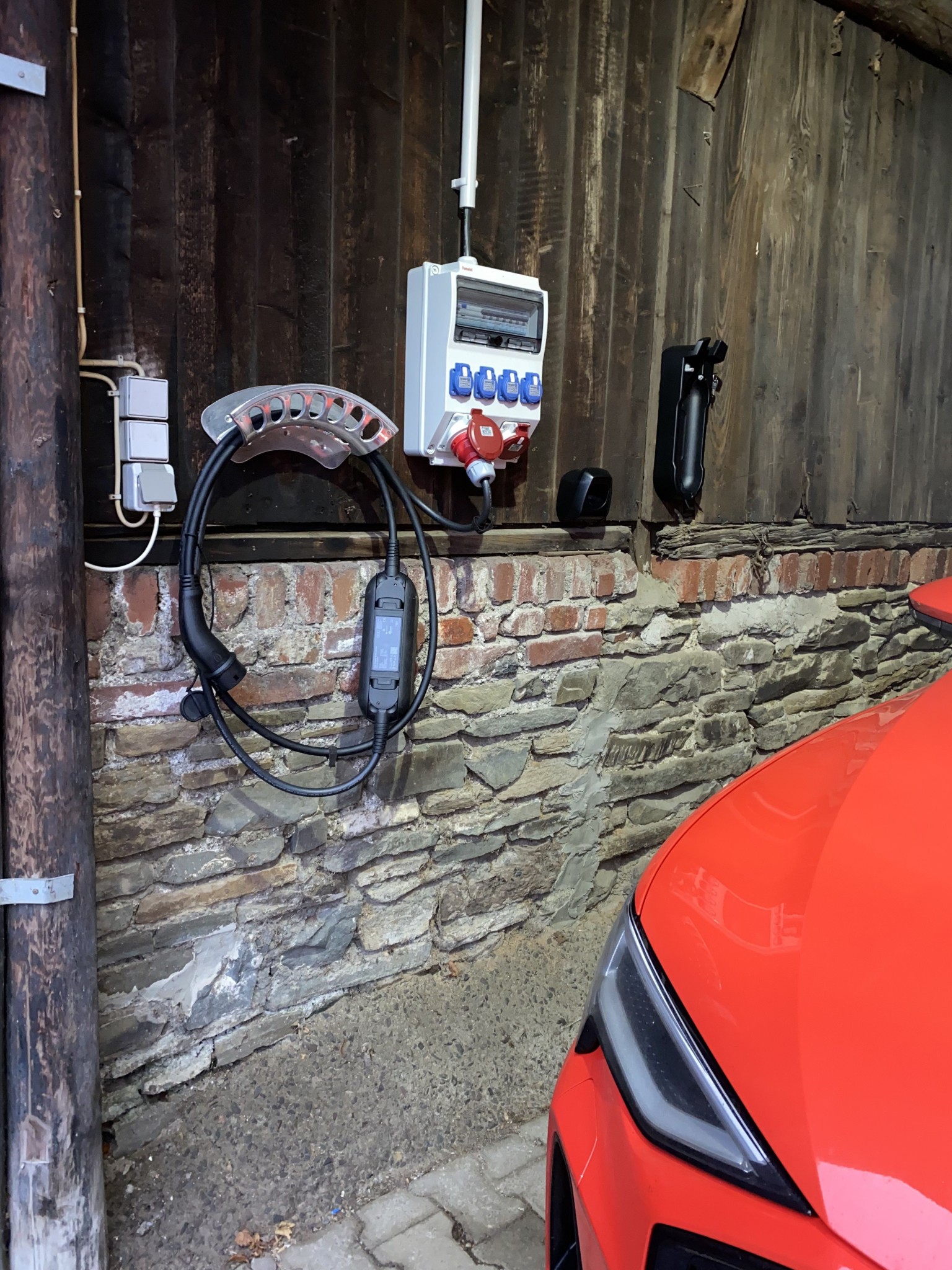 Wandhalter Premium für Schläuche, Kabel, Seile 34x14 cm